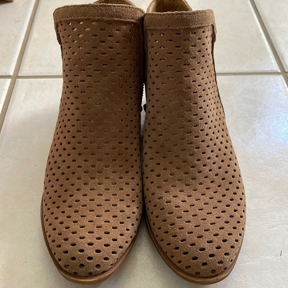 Size 6 Lucky Brand shoes